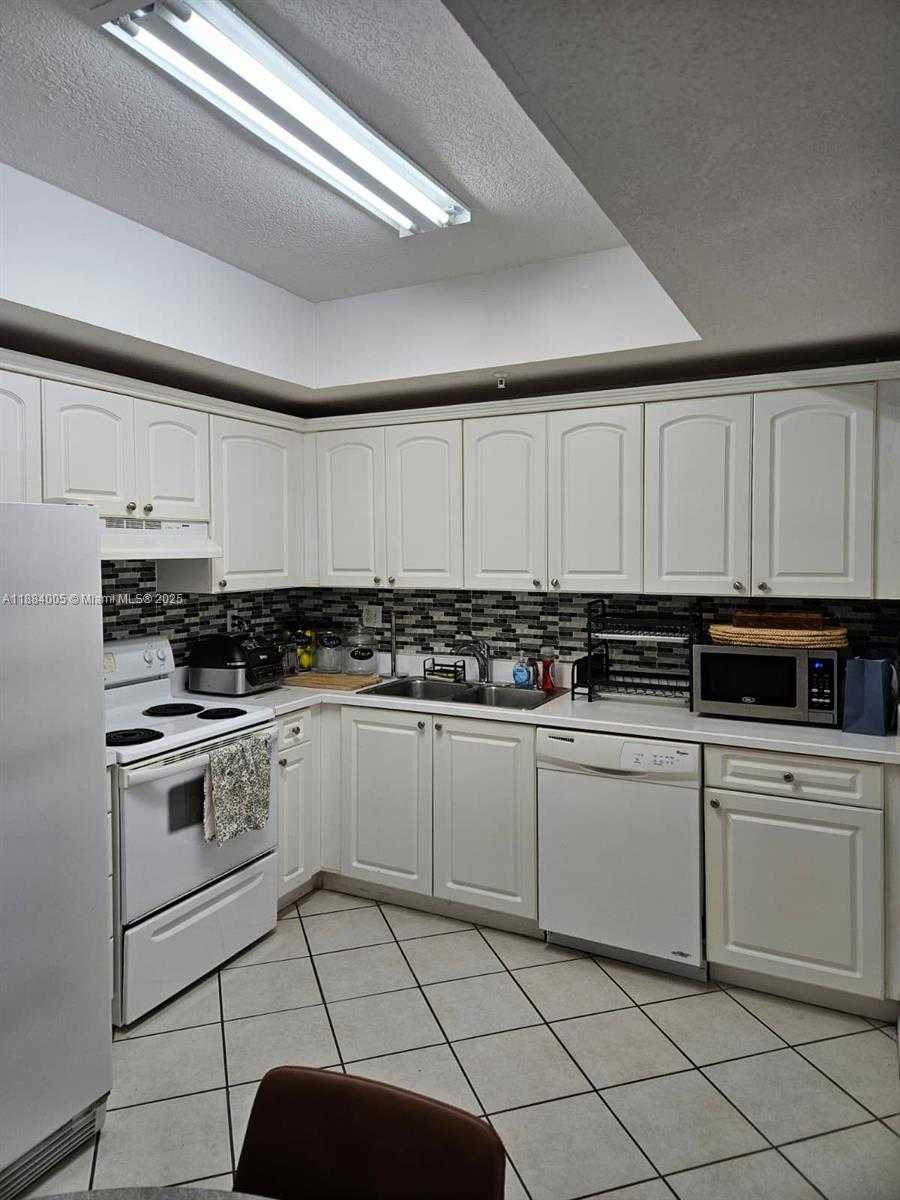 Small Image of 3500 CORAL WAY #704, Miami Number 13
