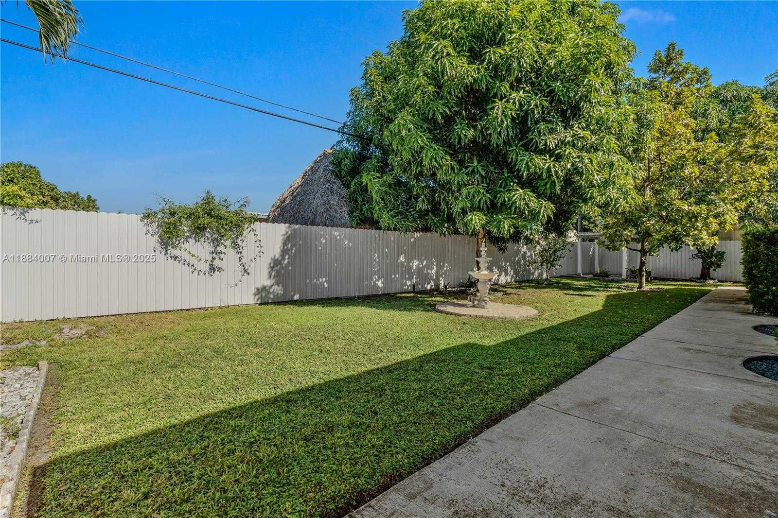 Small Image of 1231 WEST 60TH TER, Hialeah Number 24