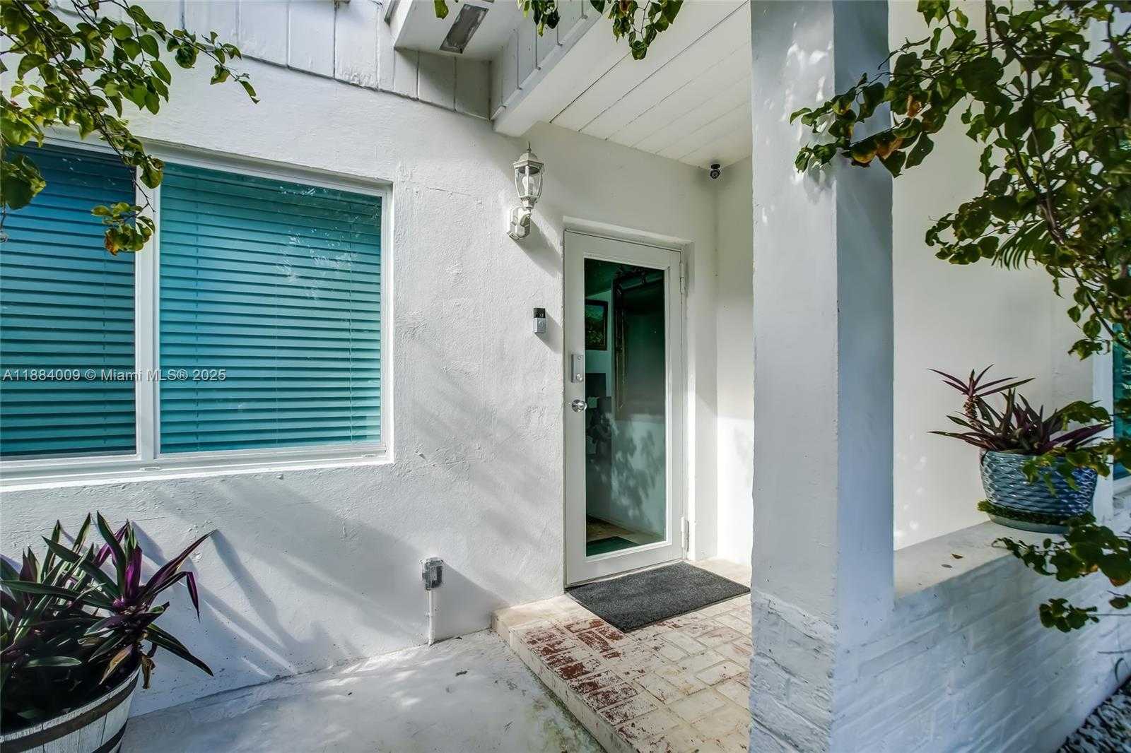 Small Image of 2601 NORTH EAST 11TH CT, Fort Lauderdale Number 4