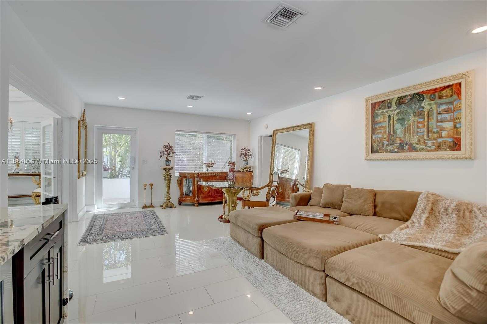 Small Image of 2601 NORTH EAST 11TH CT, Fort Lauderdale Number 7