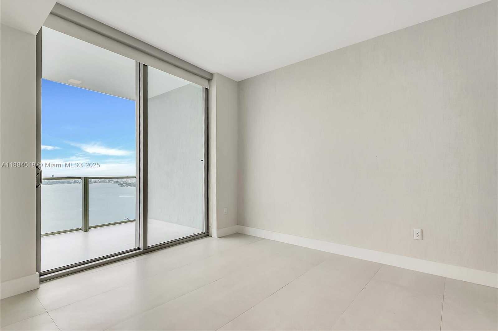 Small Image of 2900 NORTH EAST 7 AVE #4303, Miami Number 13