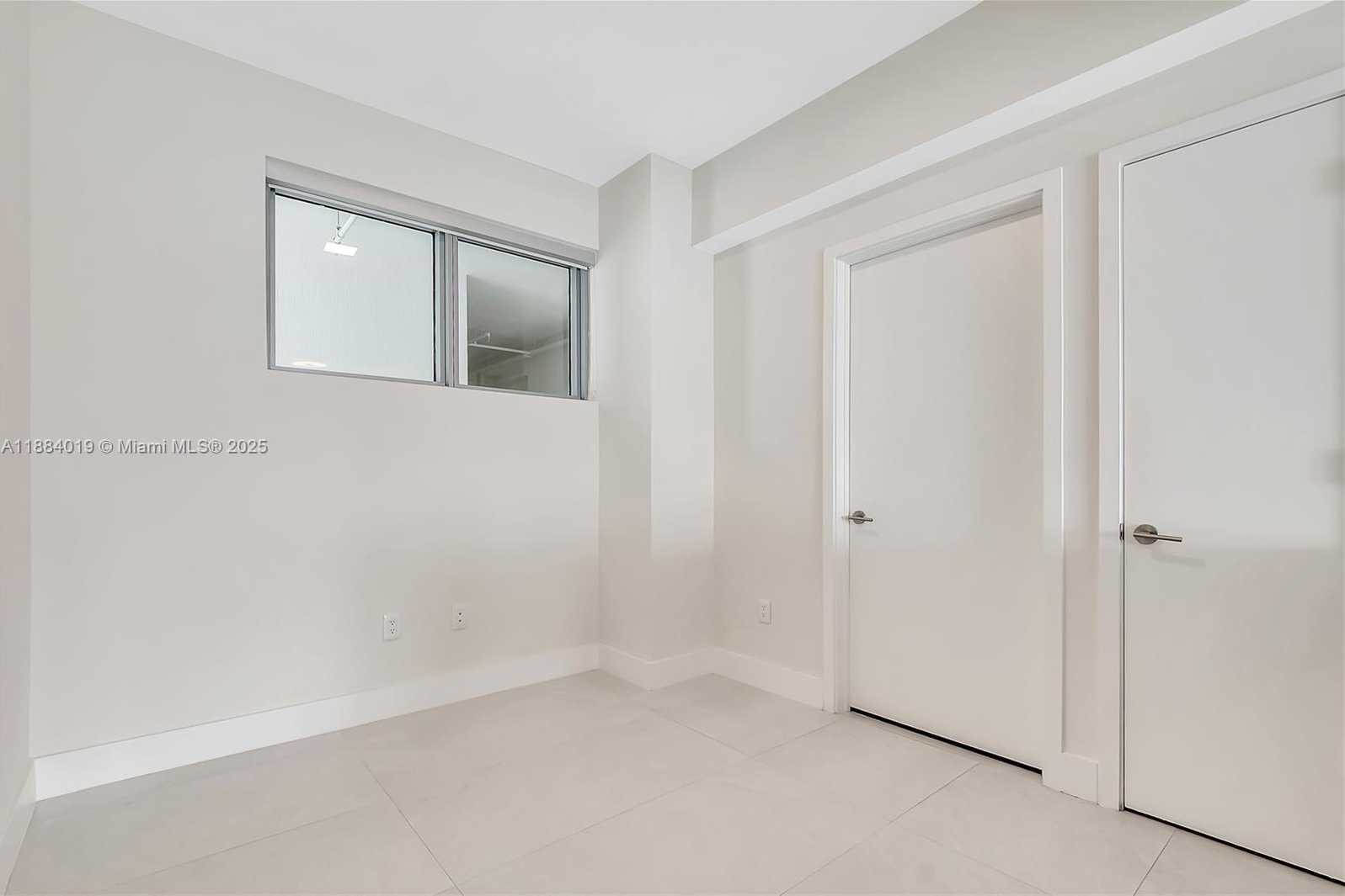Small Image of 2900 NORTH EAST 7 AVE #4303, Miami Number 16