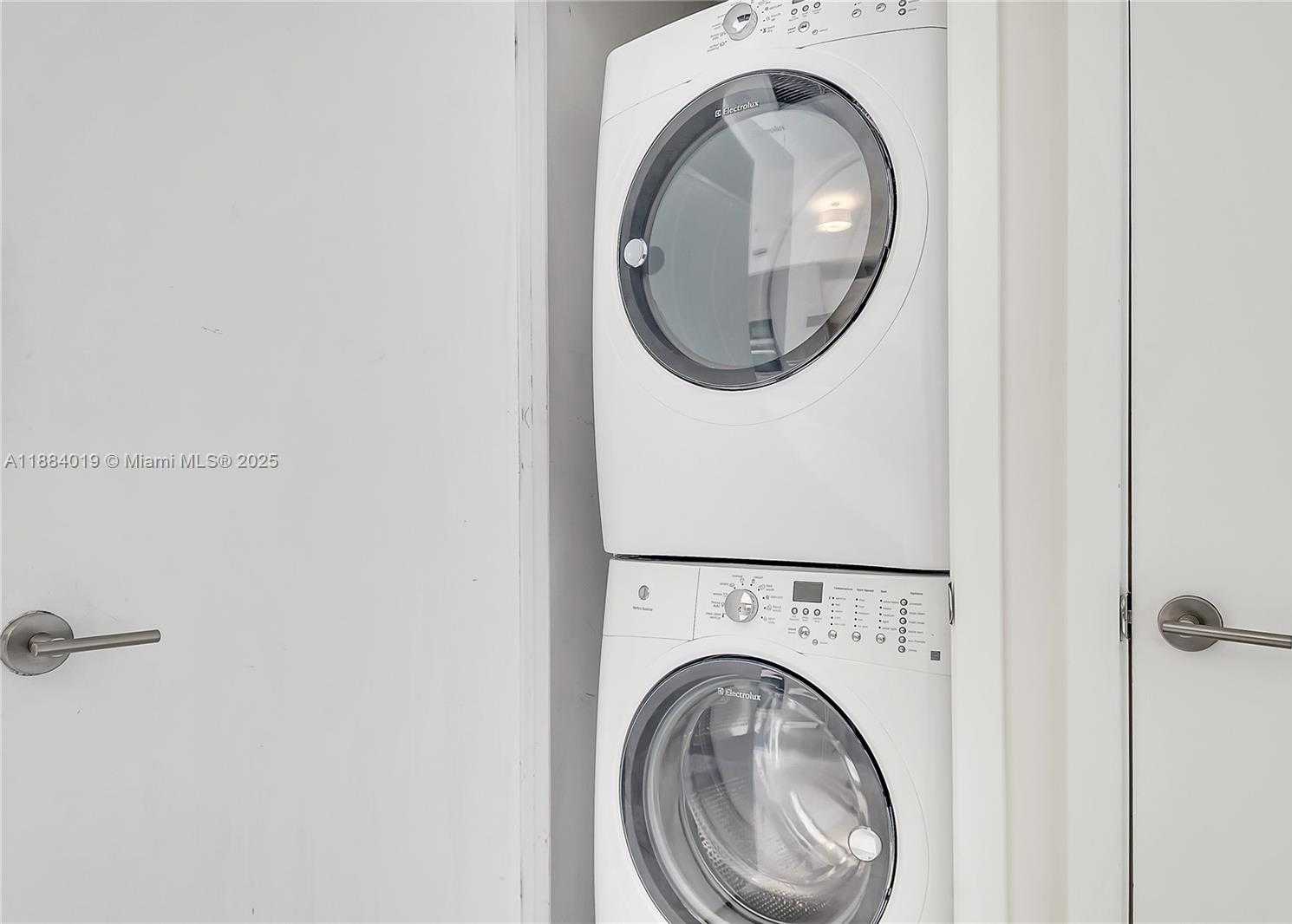 Small Image of 2900 NORTH EAST 7 AVE #4303, Miami Number 17
