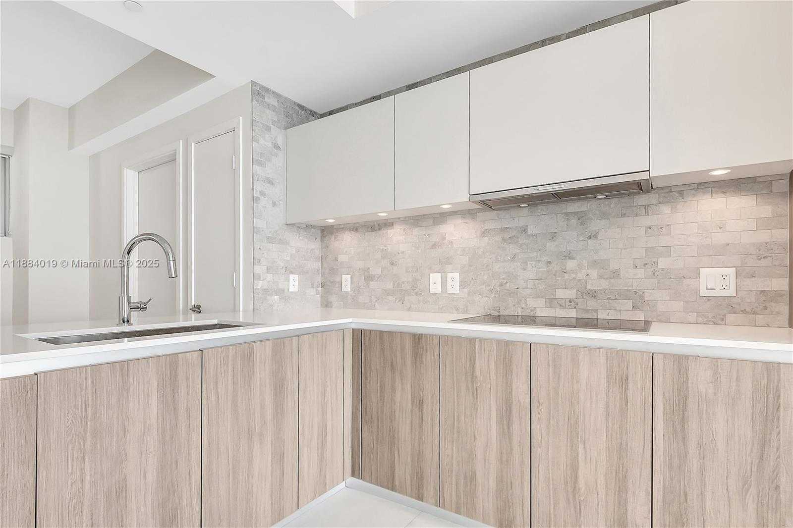Small Image of 2900 NORTH EAST 7 AVE #4303, Miami Number 7