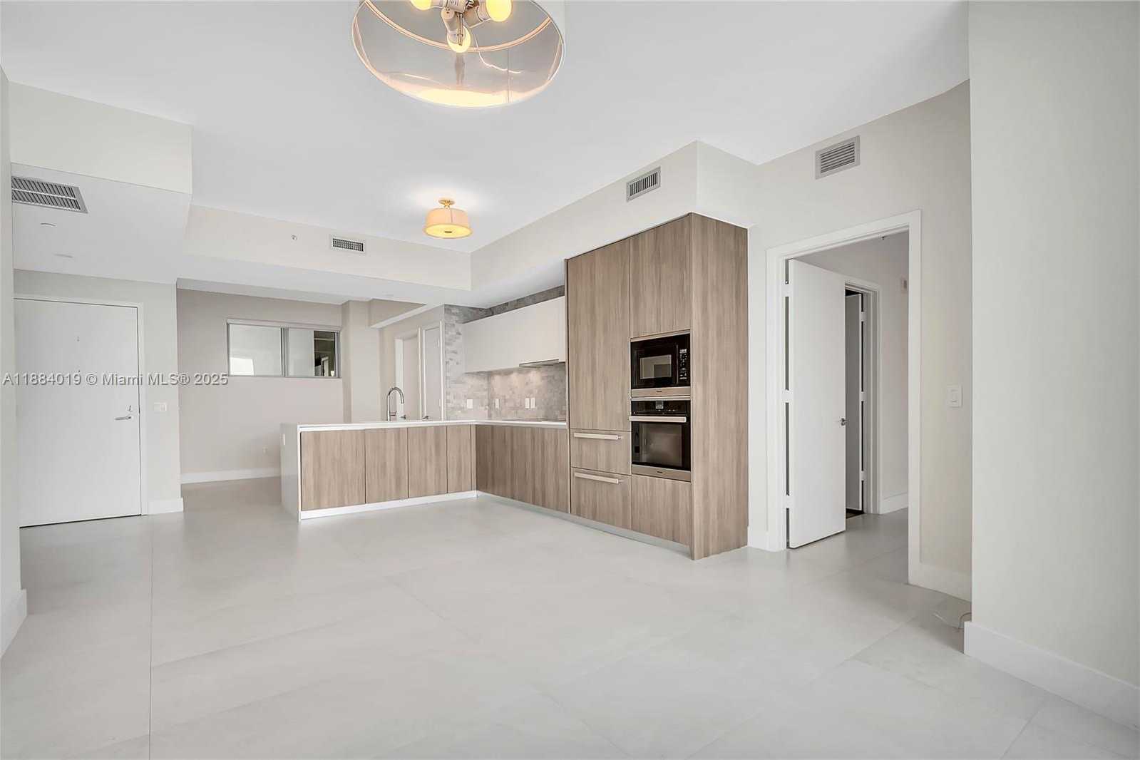Small Image of 2900 NORTH EAST 7 AVE #4303, Miami Number 8