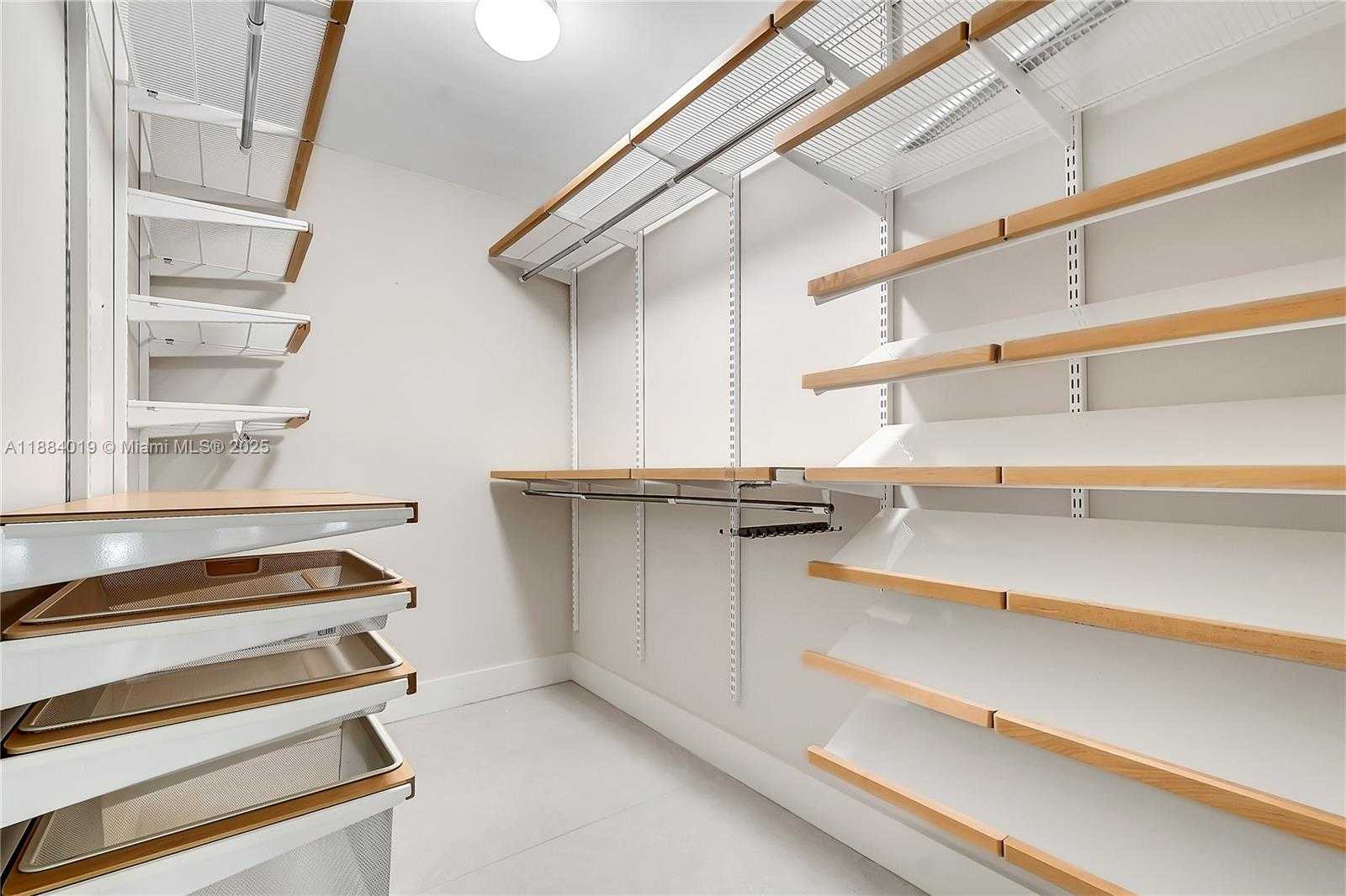 Small Image of 2900 NORTH EAST 7 AVE #4303, Miami Number 9