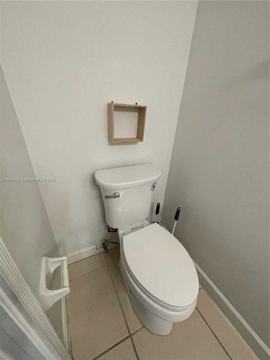 Small Image of 5430 NORTH WEST 107TH AVE #609, Doral Number 43