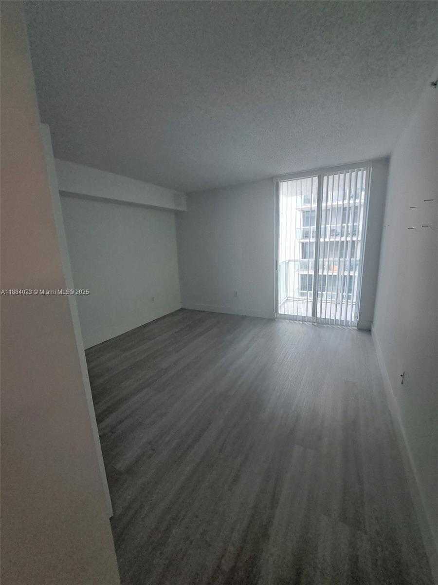 Small Image of 5091 NORTH WEST 7TH ST #1003, Miami Number 5