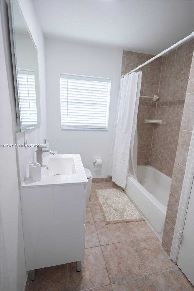 Small Image of 1435 GRANT ST #na, Hollywood Number 10