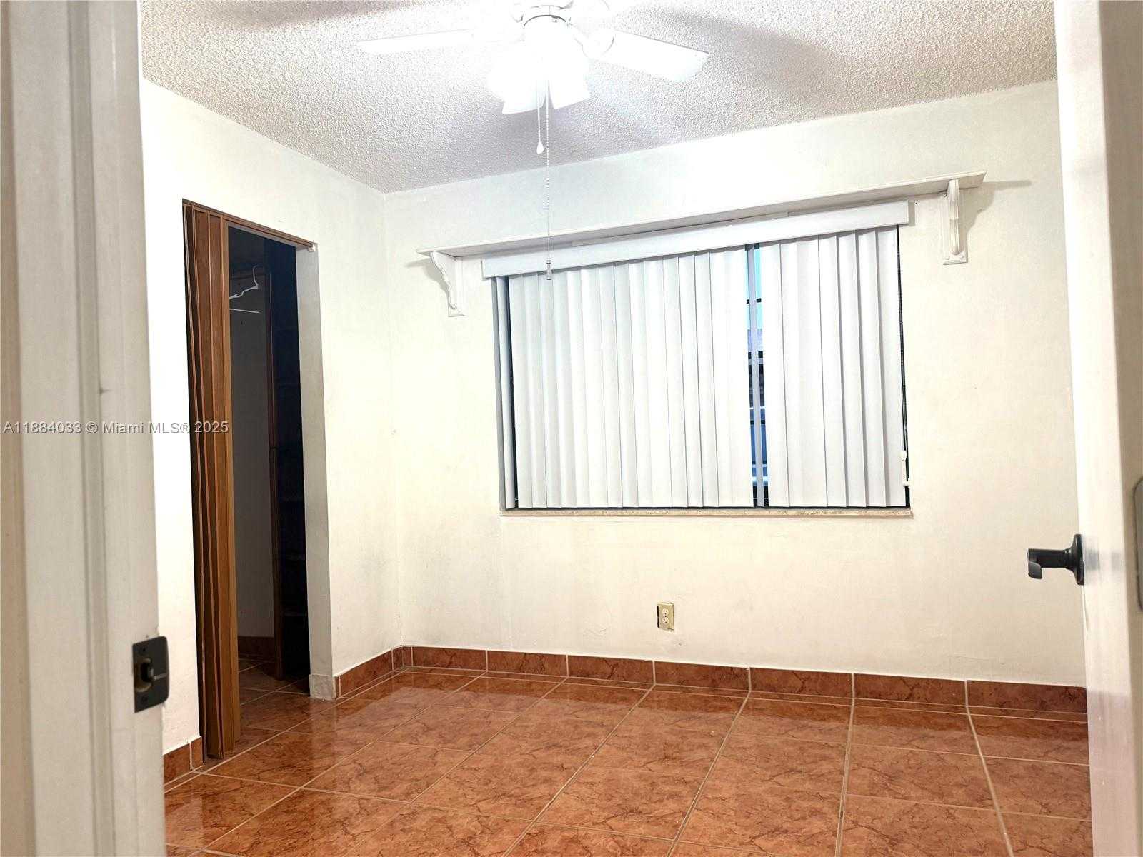 Small Image of 6018 NORTH WEST 172ND TERR CIR, Hialeah Number 14