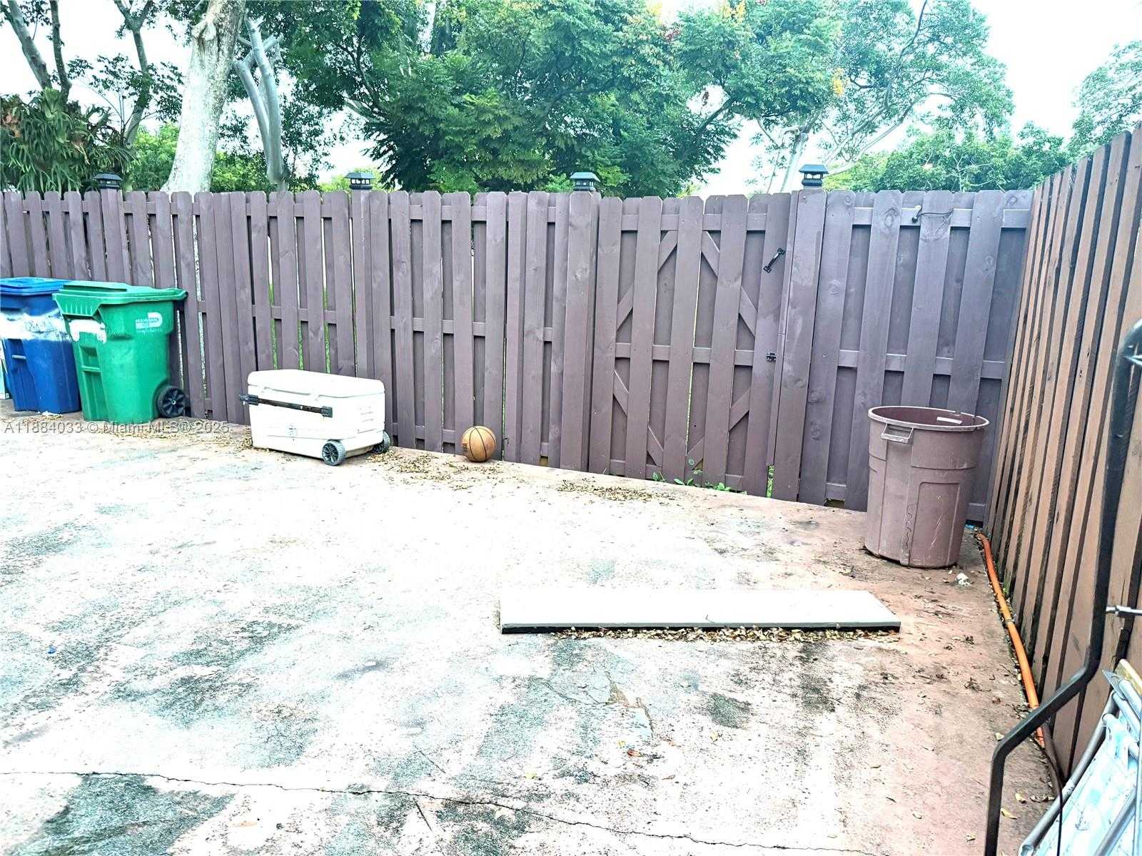 Small Image of 6018 NORTH WEST 172ND TERR CIR, Hialeah Number 20