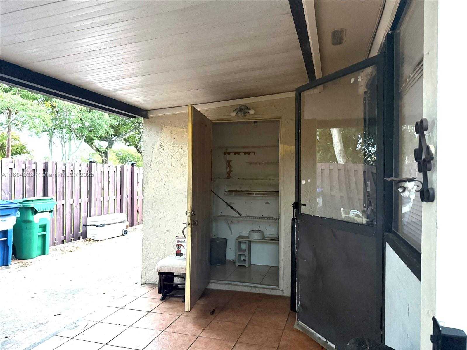 Small Image of 6018 NORTH WEST 172ND TERR CIR, Hialeah Number 21