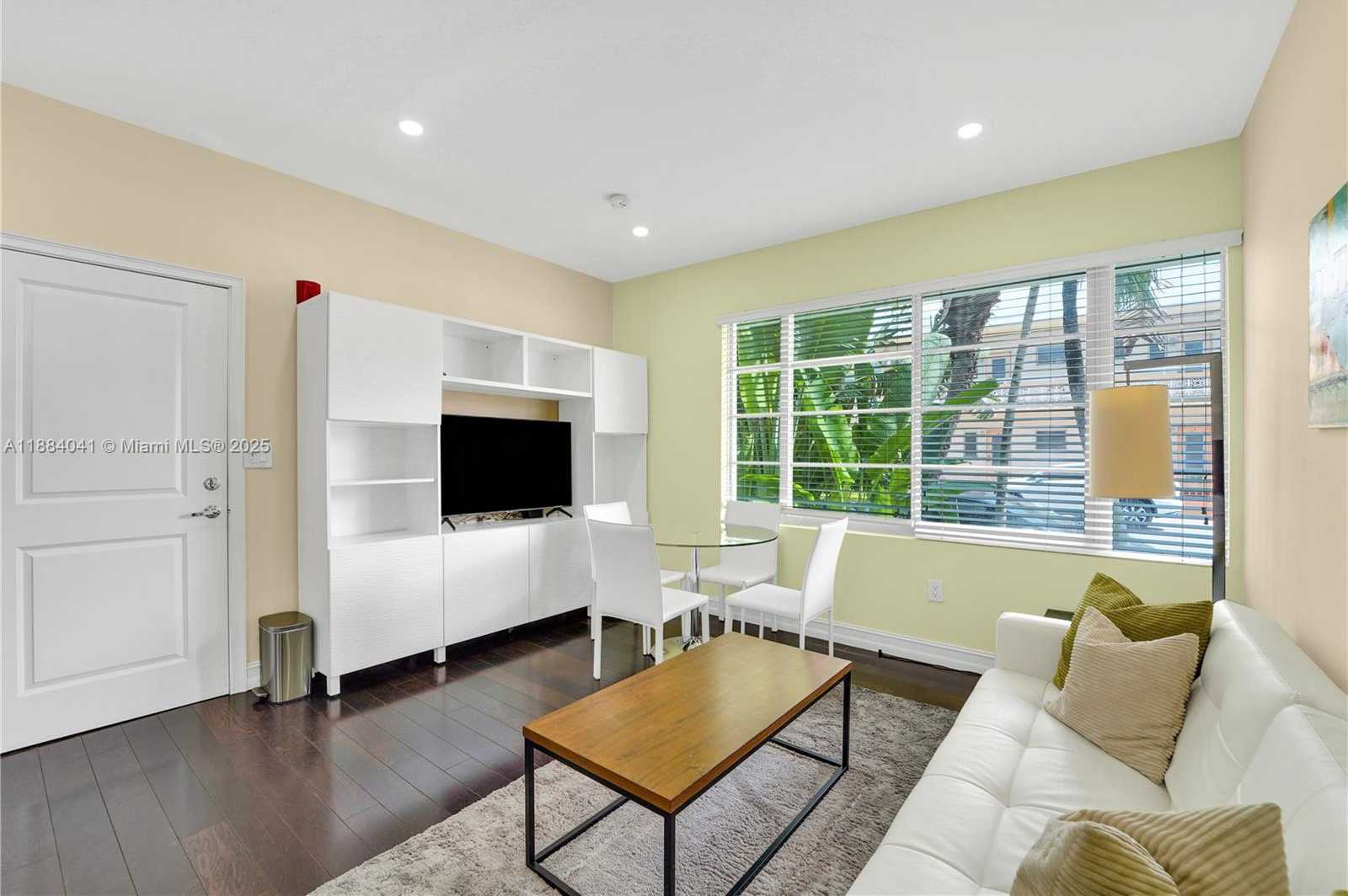 Small Image of 601 11TH ST #106, Miami Beach Number 6