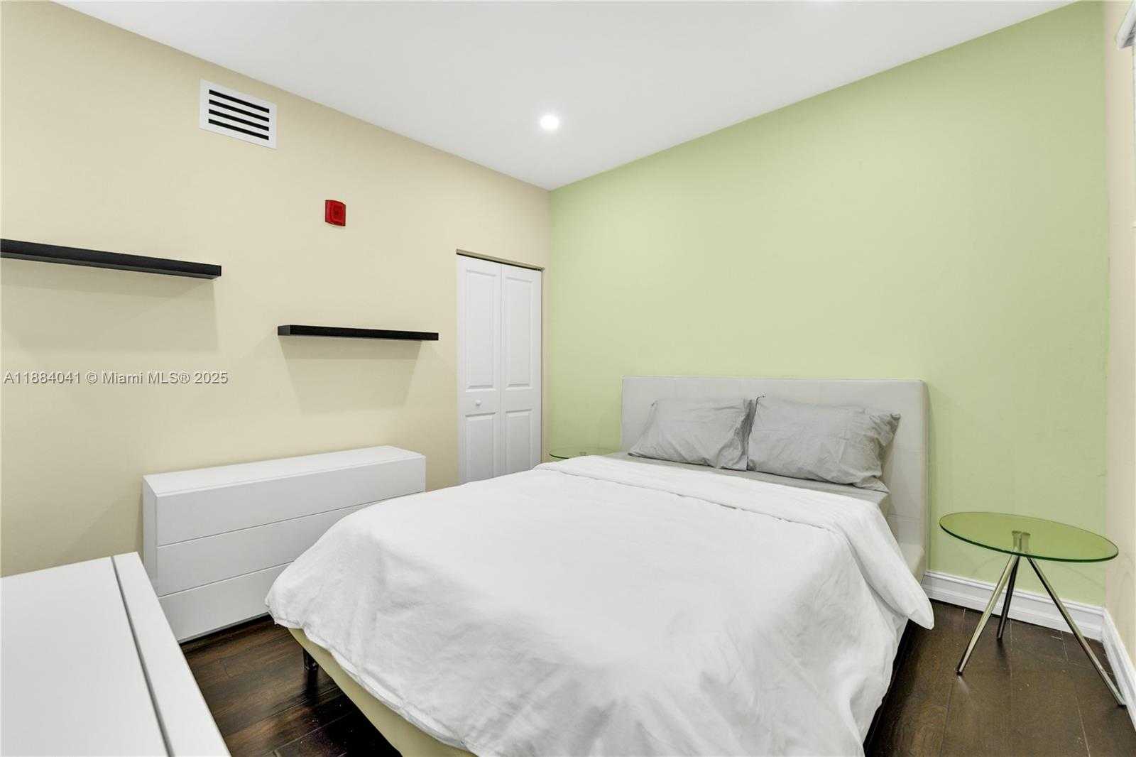 Small Image of 601 11TH ST #106, Miami Beach Number 8