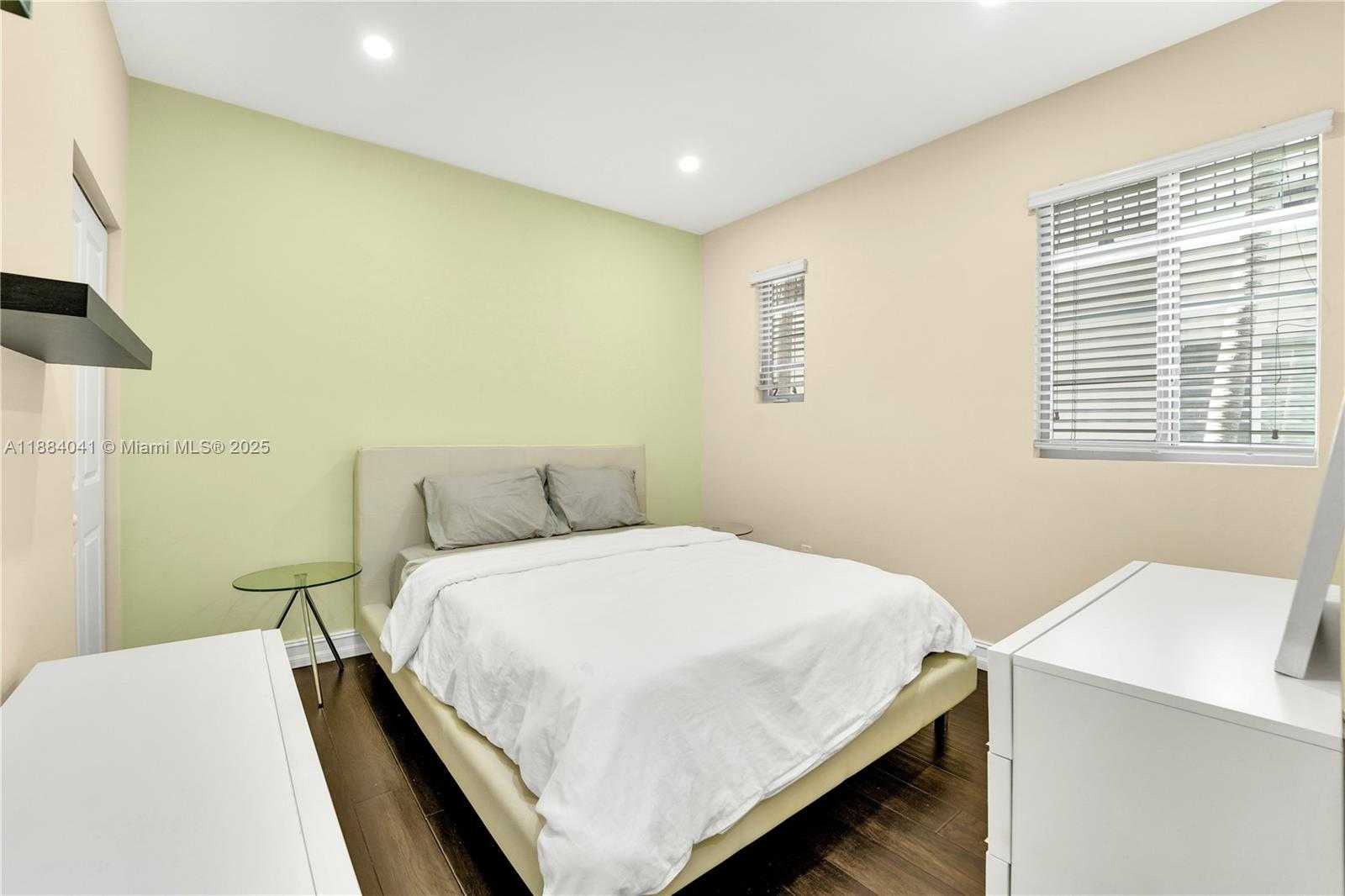 Small Image of 601 11TH ST #106, Miami Beach Number 9