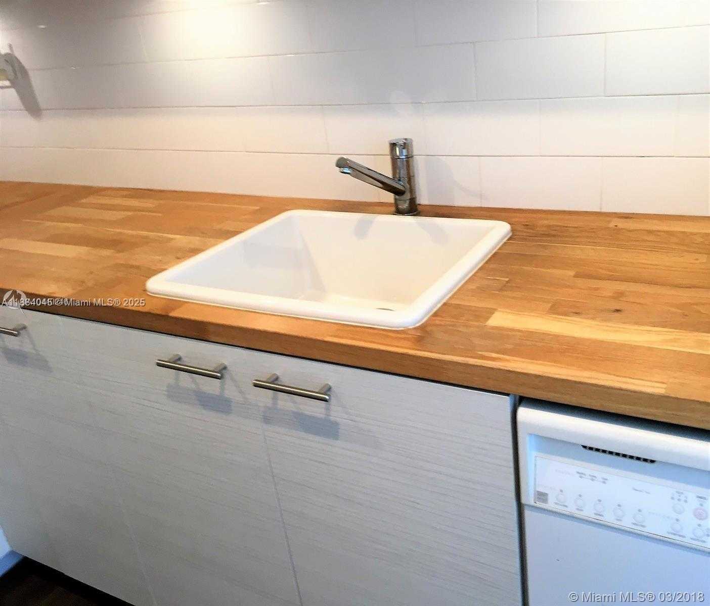 Small Image of 1000 WEST AVE #411, Miami Beach Number 10