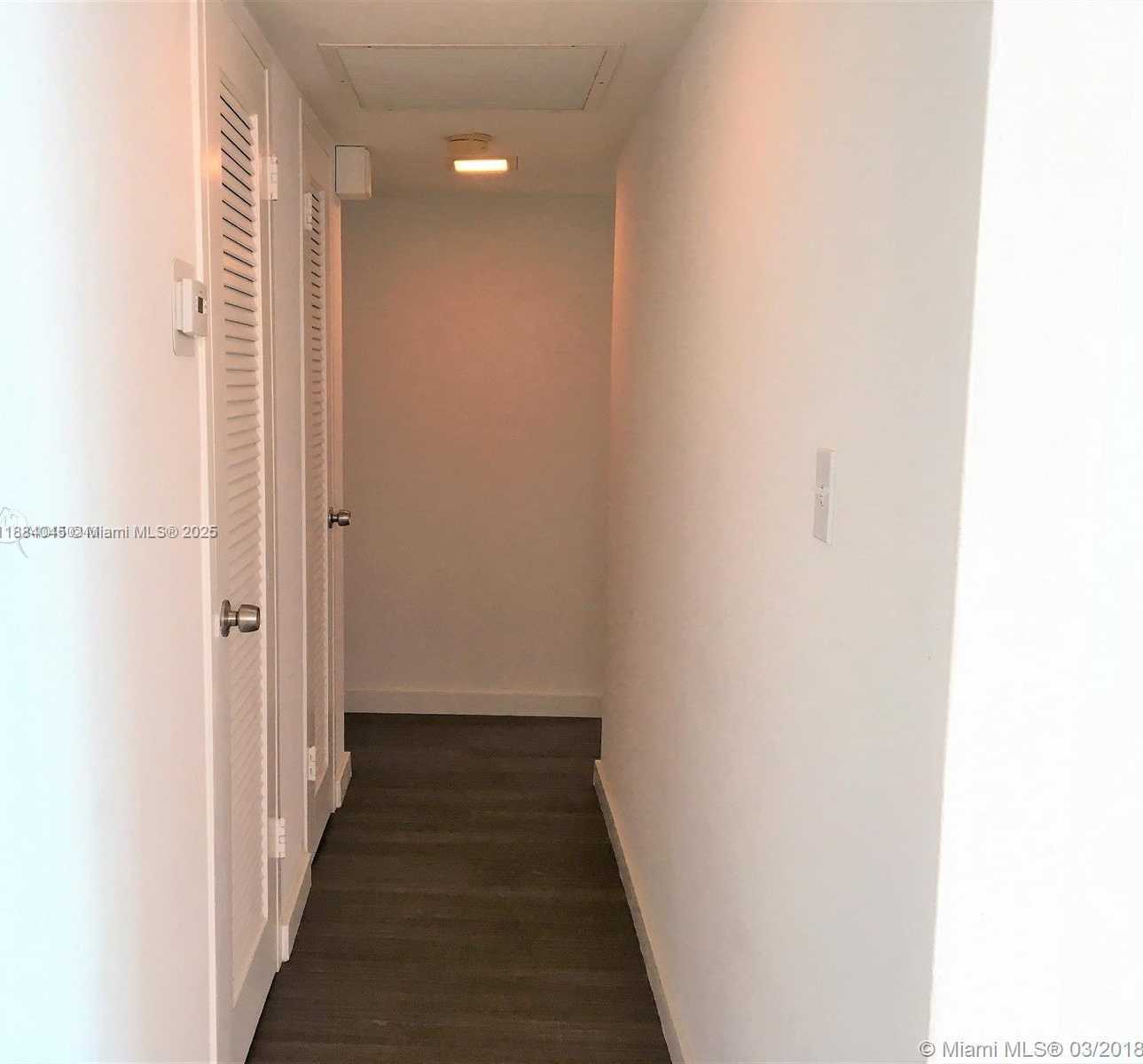 Small Image of 1000 WEST AVE #411, Miami Beach Number 11