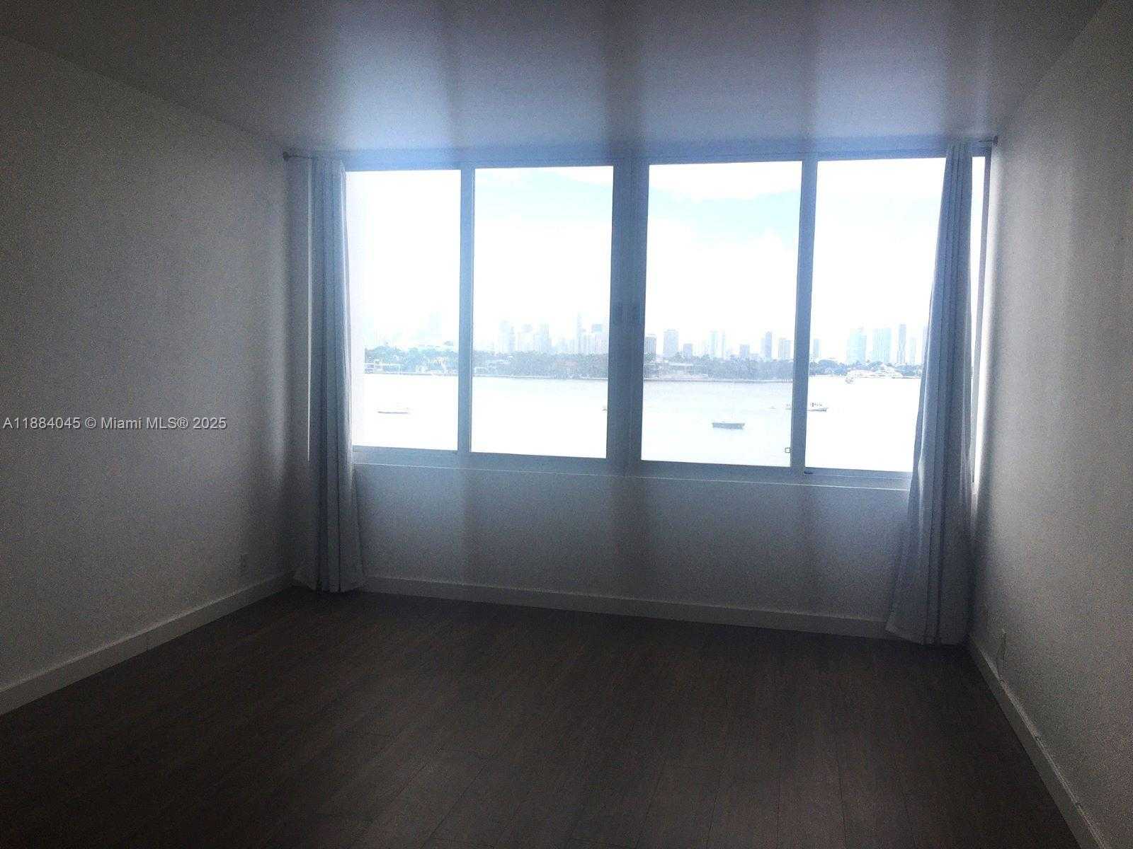 Small Image of 1000 WEST AVE #411, Miami Beach Number 13