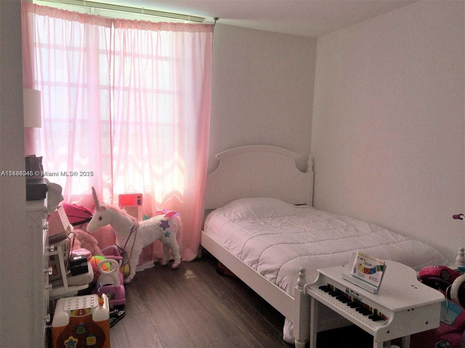 Small Image of 1000 WEST AVE #411, Miami Beach Number 14