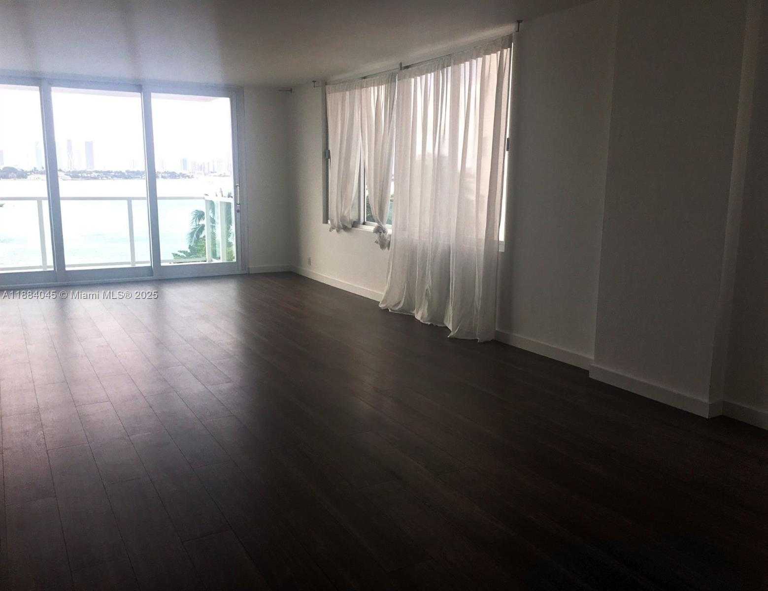 Small Image of 1000 WEST AVE #411, Miami Beach Number 4