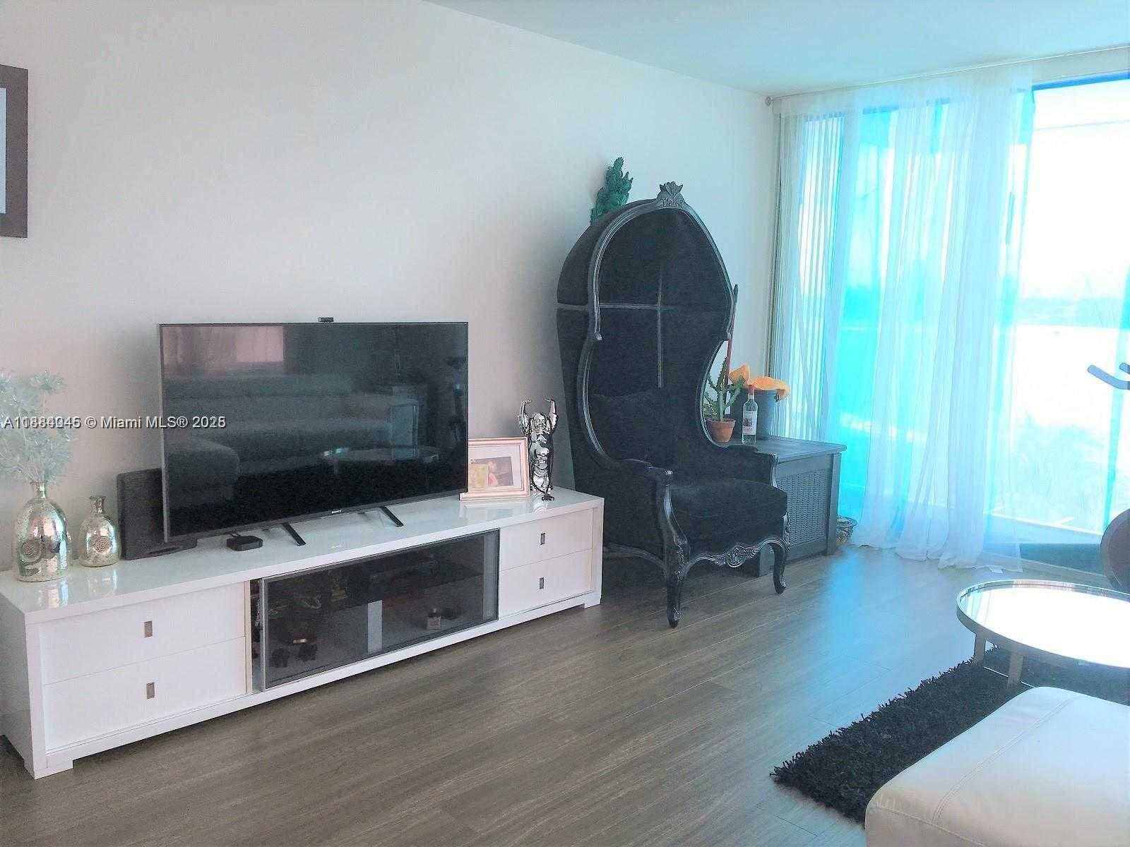 Small Image of 1000 WEST AVE #411, Miami Beach Number 7