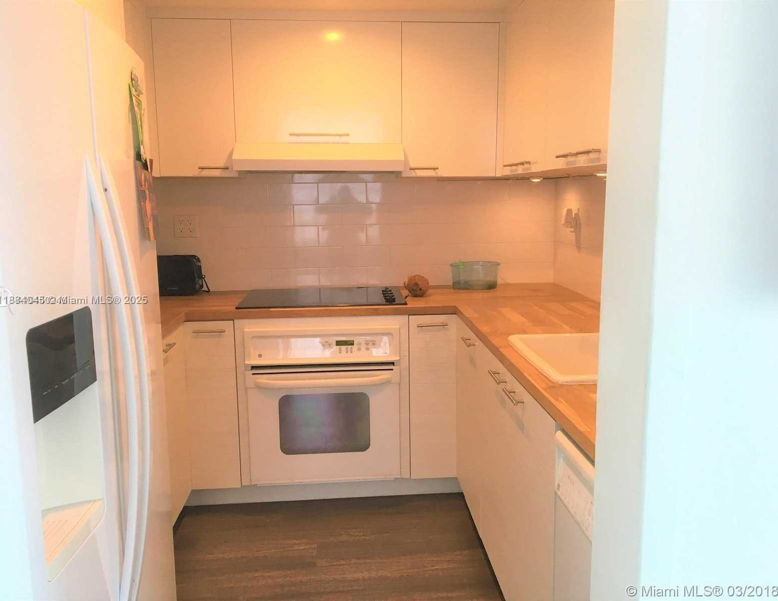 Small Image of 1000 WEST AVE #411, Miami Beach Number 9