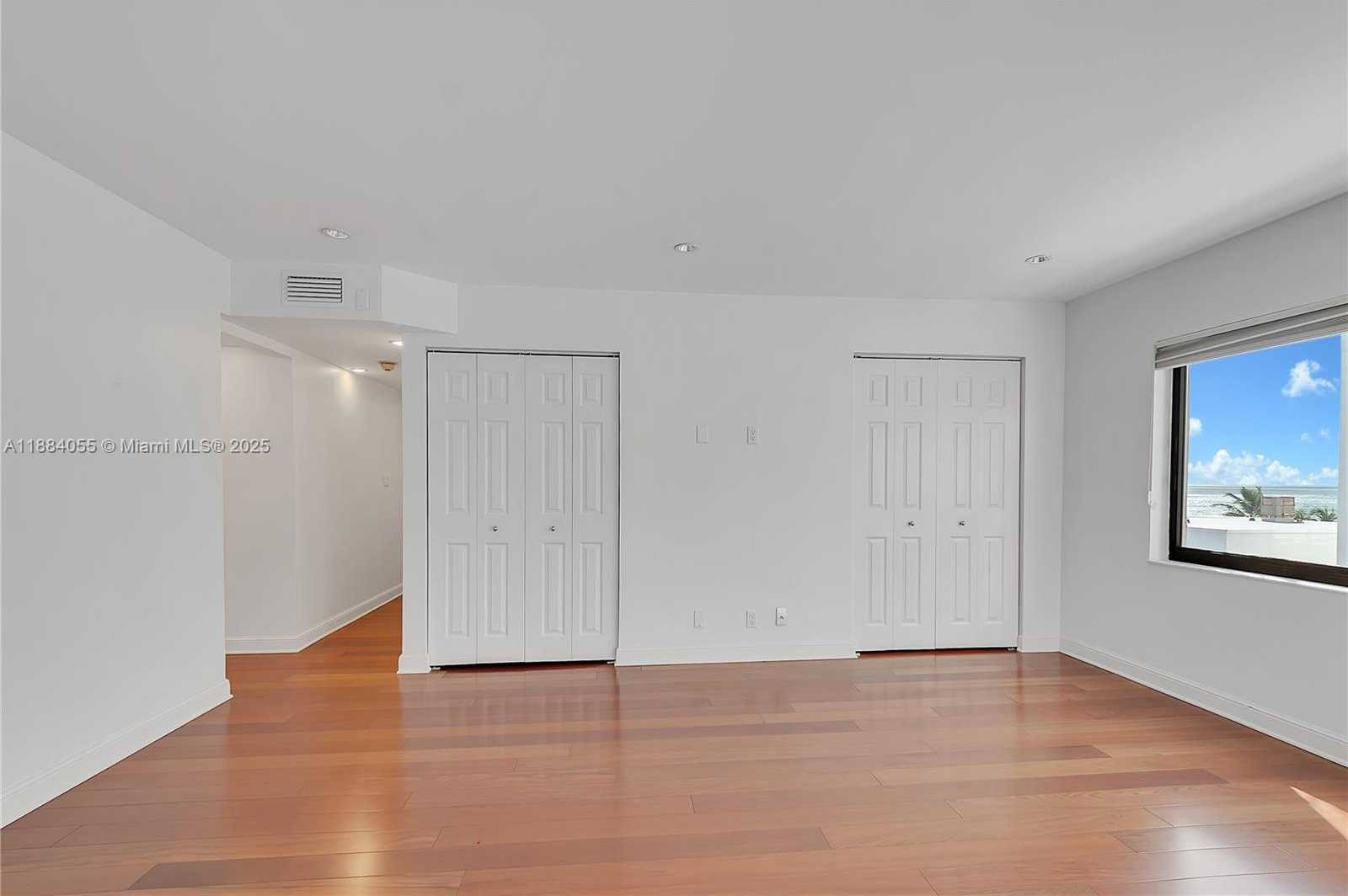Small Image of 5415 COLLINS AVE #506, Miami Beach Number 11