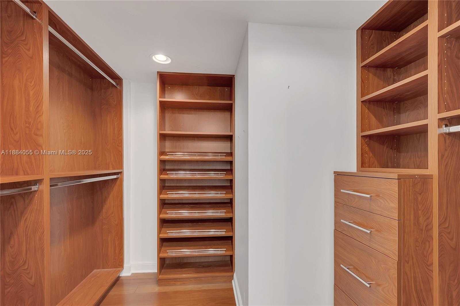 Small Image of 5415 COLLINS AVE #506, Miami Beach Number 17