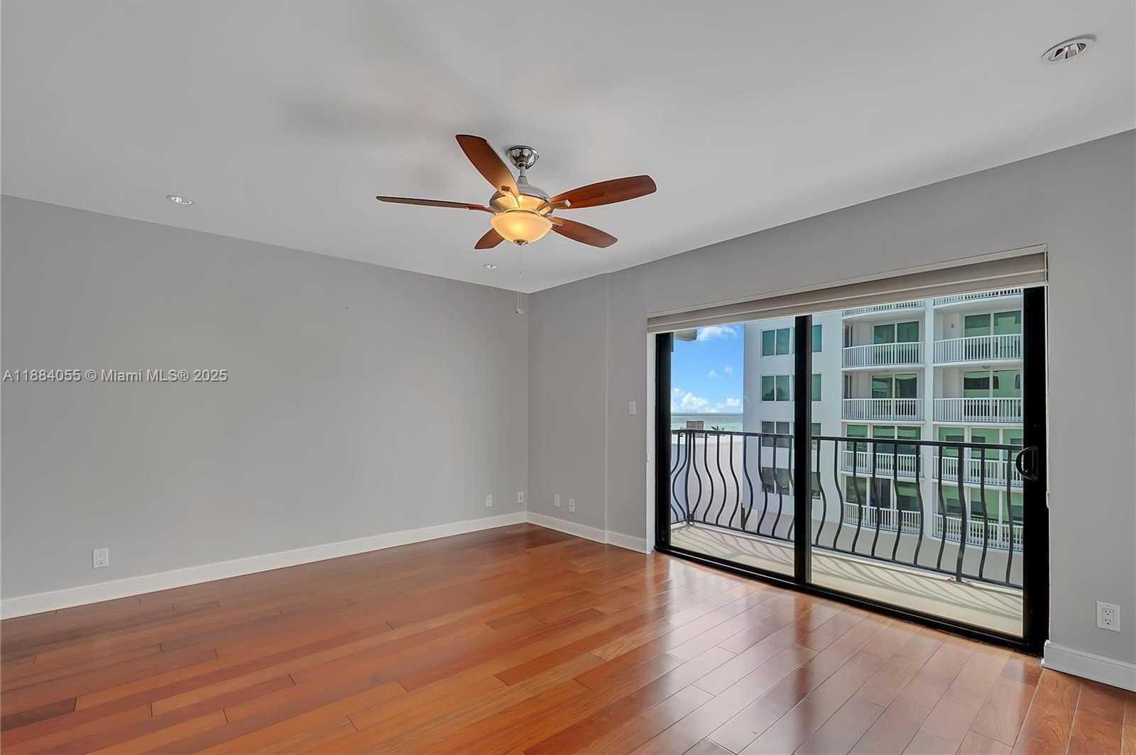 Small Image of 5415 COLLINS AVE #506, Miami Beach Number 18
