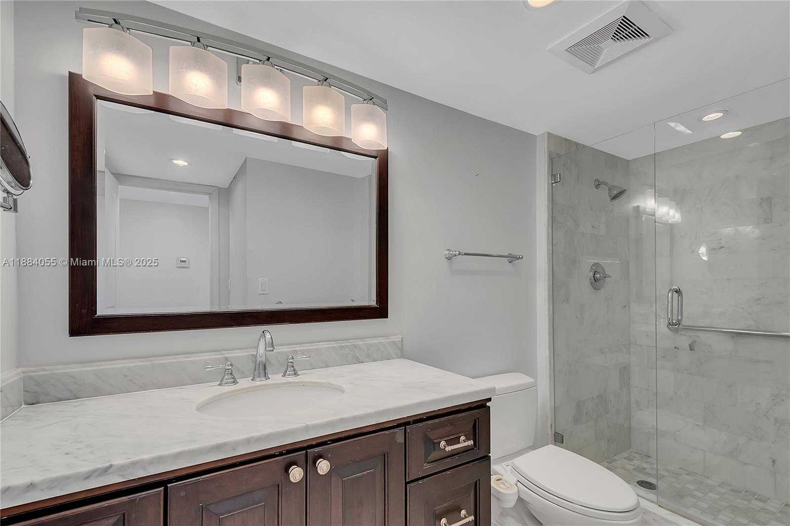 Small Image of 5415 COLLINS AVE #506, Miami Beach Number 20