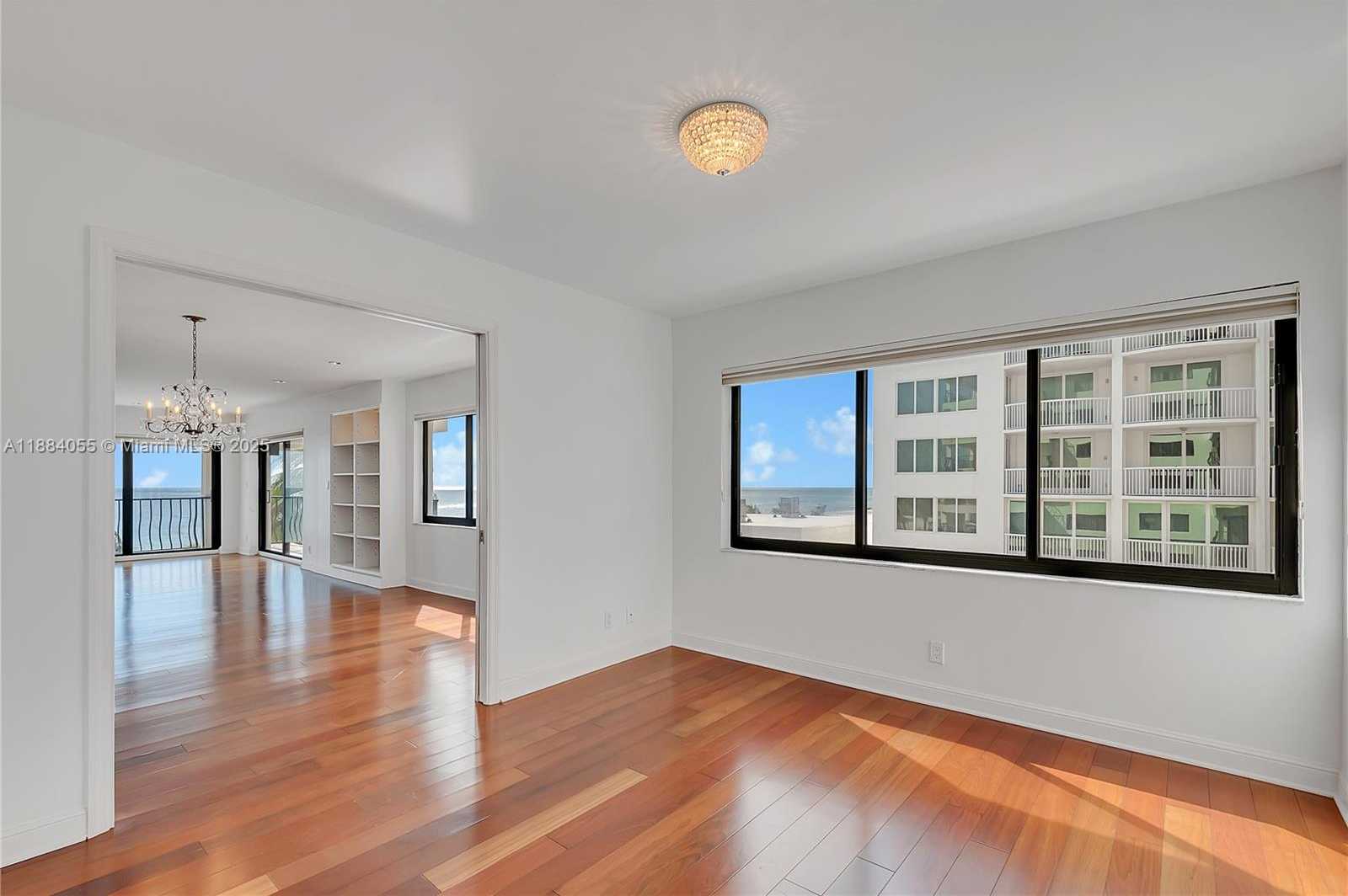Small Image of 5415 COLLINS AVE #506, Miami Beach Number 21