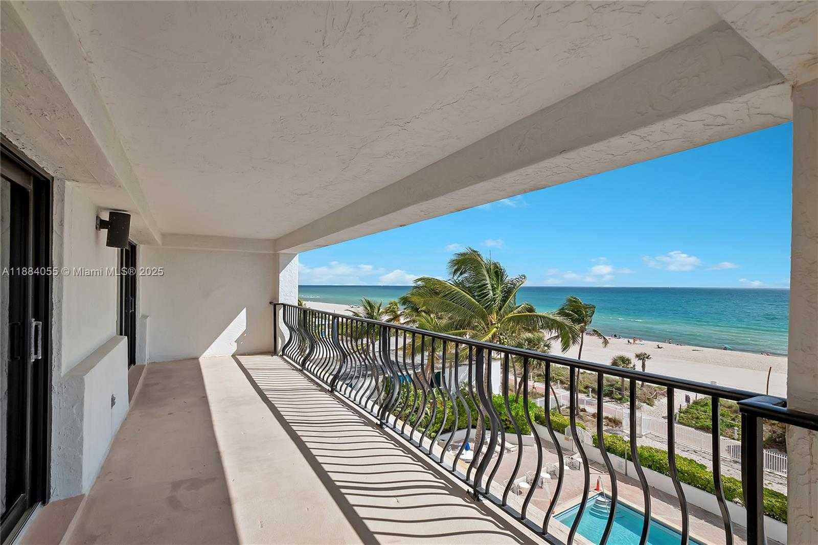 Small Image of 5415 COLLINS AVE #506, Miami Beach Number 26
