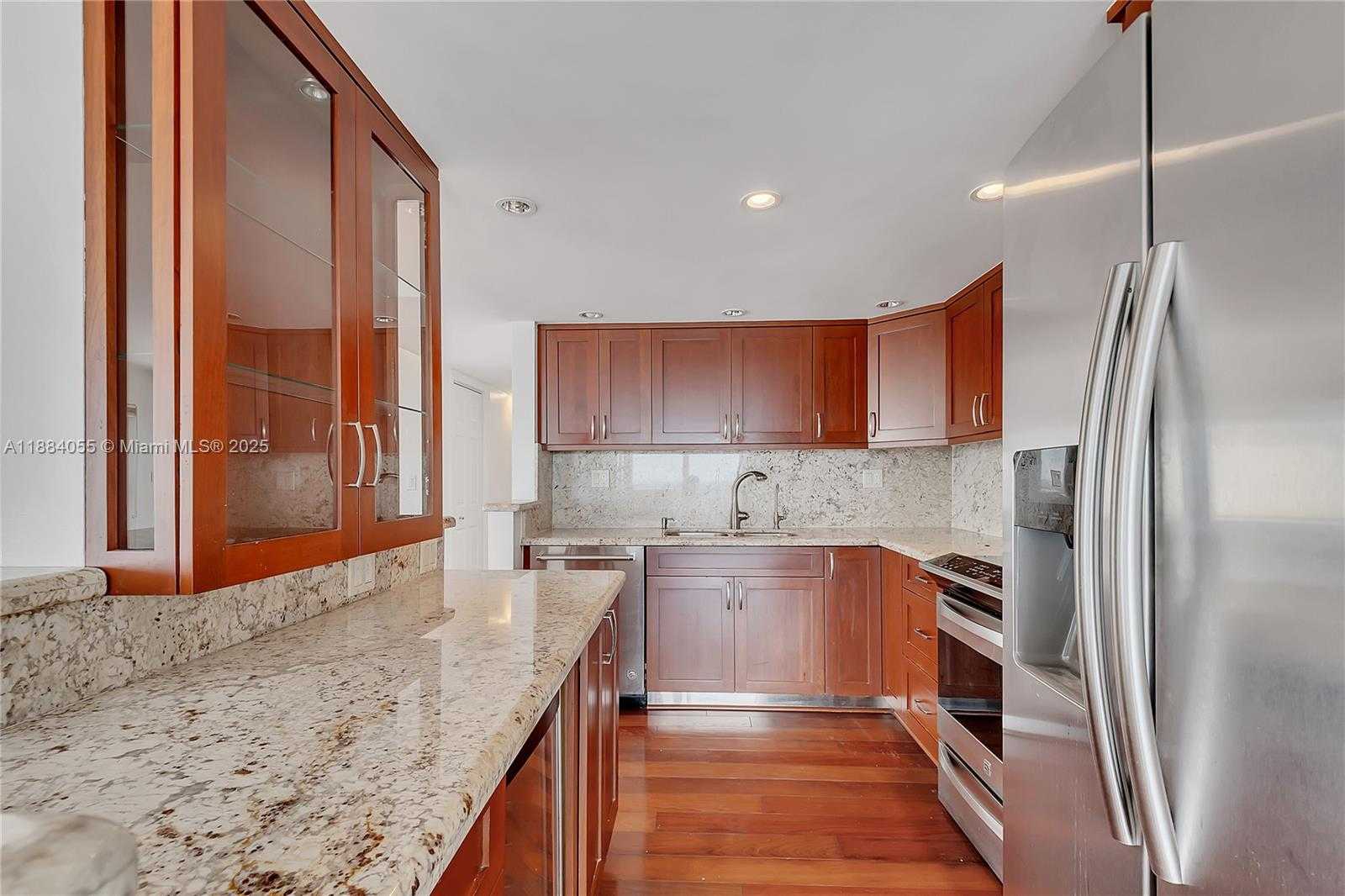 Small Image of 5415 COLLINS AVE #506, Miami Beach Number 9