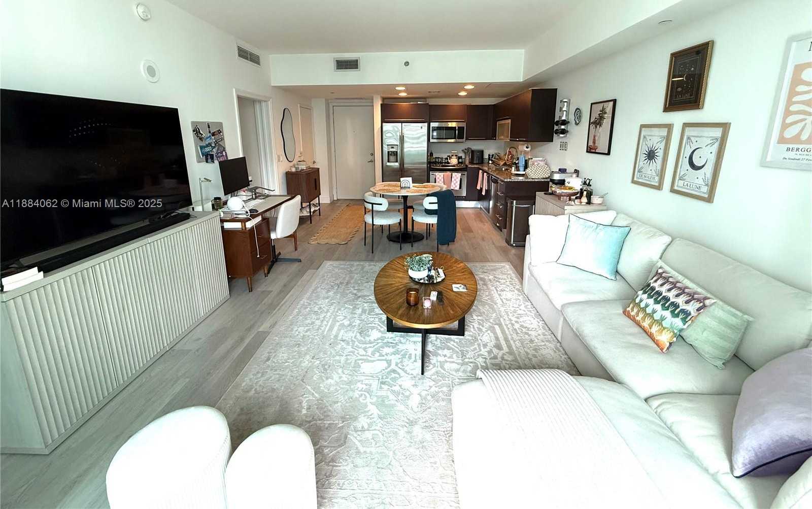 Small Image of 950 BRICKELL BAY DR #1609, Miami Number 11