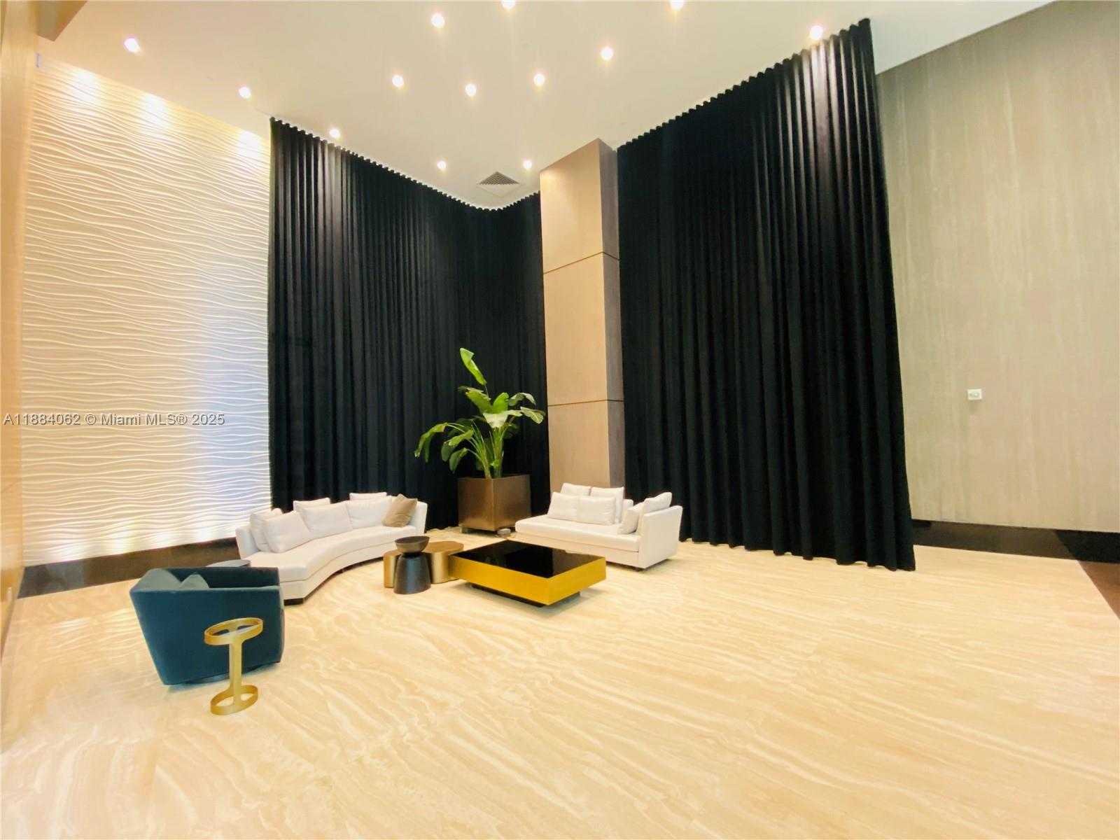 Small Image of 950 BRICKELL BAY DR #1609, Miami Number 18