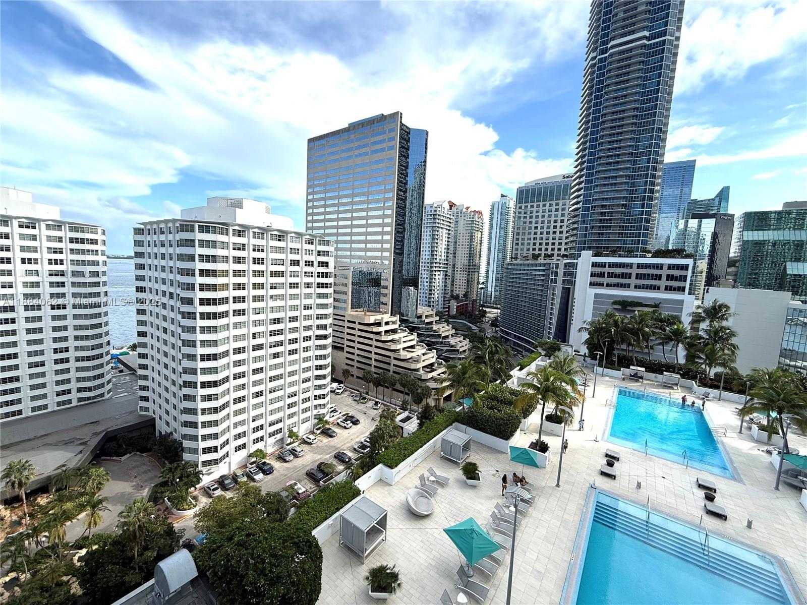 Small Image of 950 BRICKELL BAY DR #1609, Miami Number 3