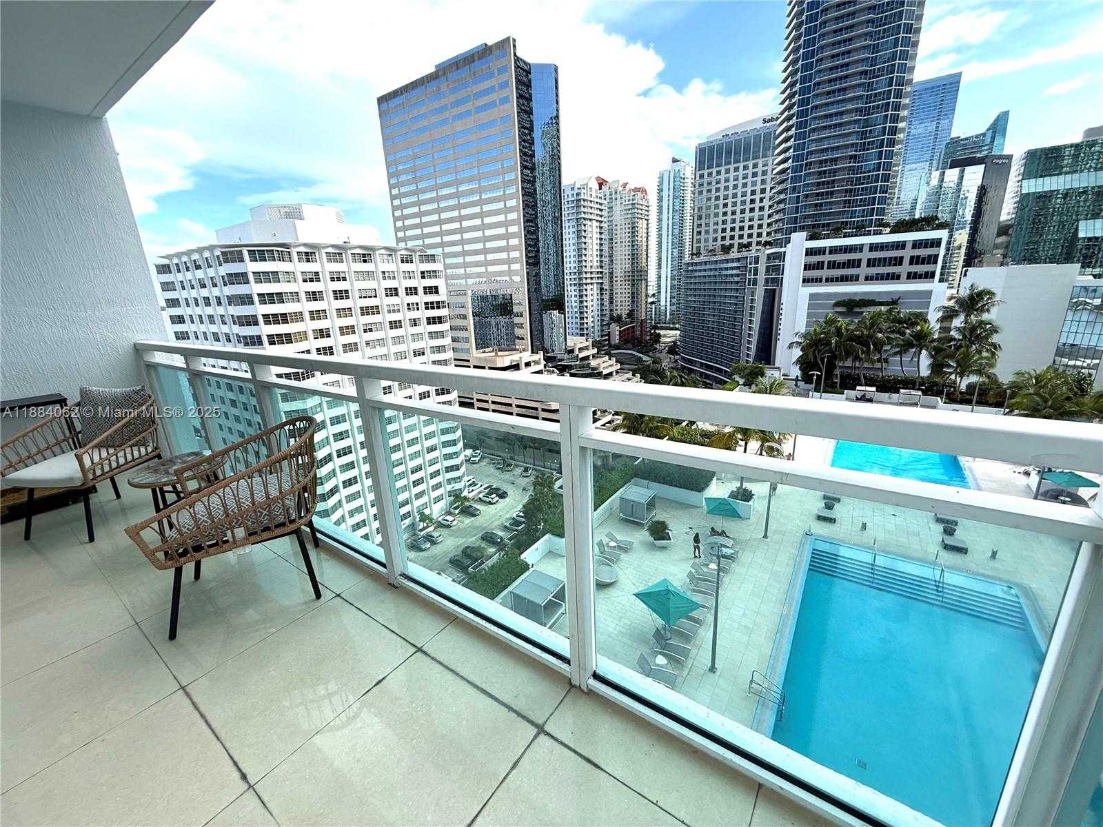 Small Image of 950 BRICKELL BAY DR #1609, Miami Number 4