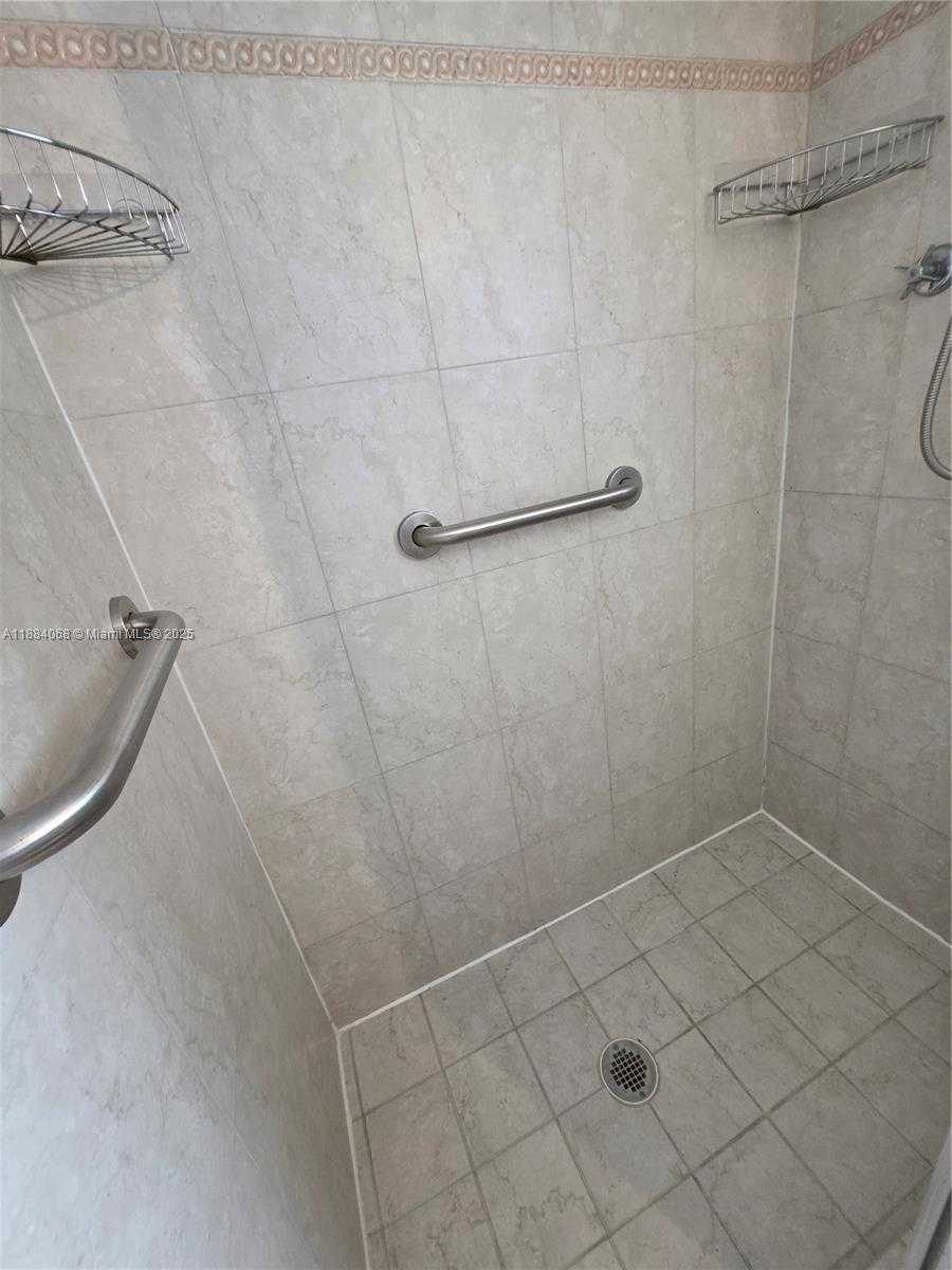 Small Image of 14760 LEWIS RD #14760, Miami Lakes Number 10
