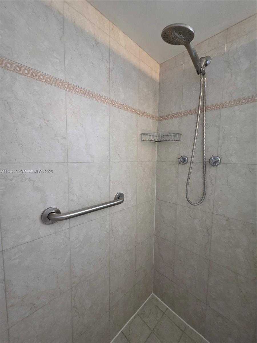Small Image of 14760 LEWIS RD #14760, Miami Lakes Number 11