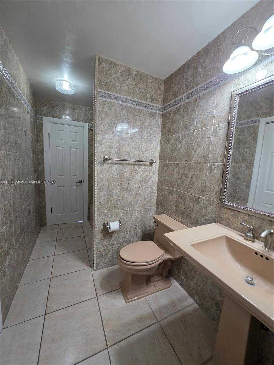 Small Image of 14760 LEWIS RD #14760, Miami Lakes Number 14