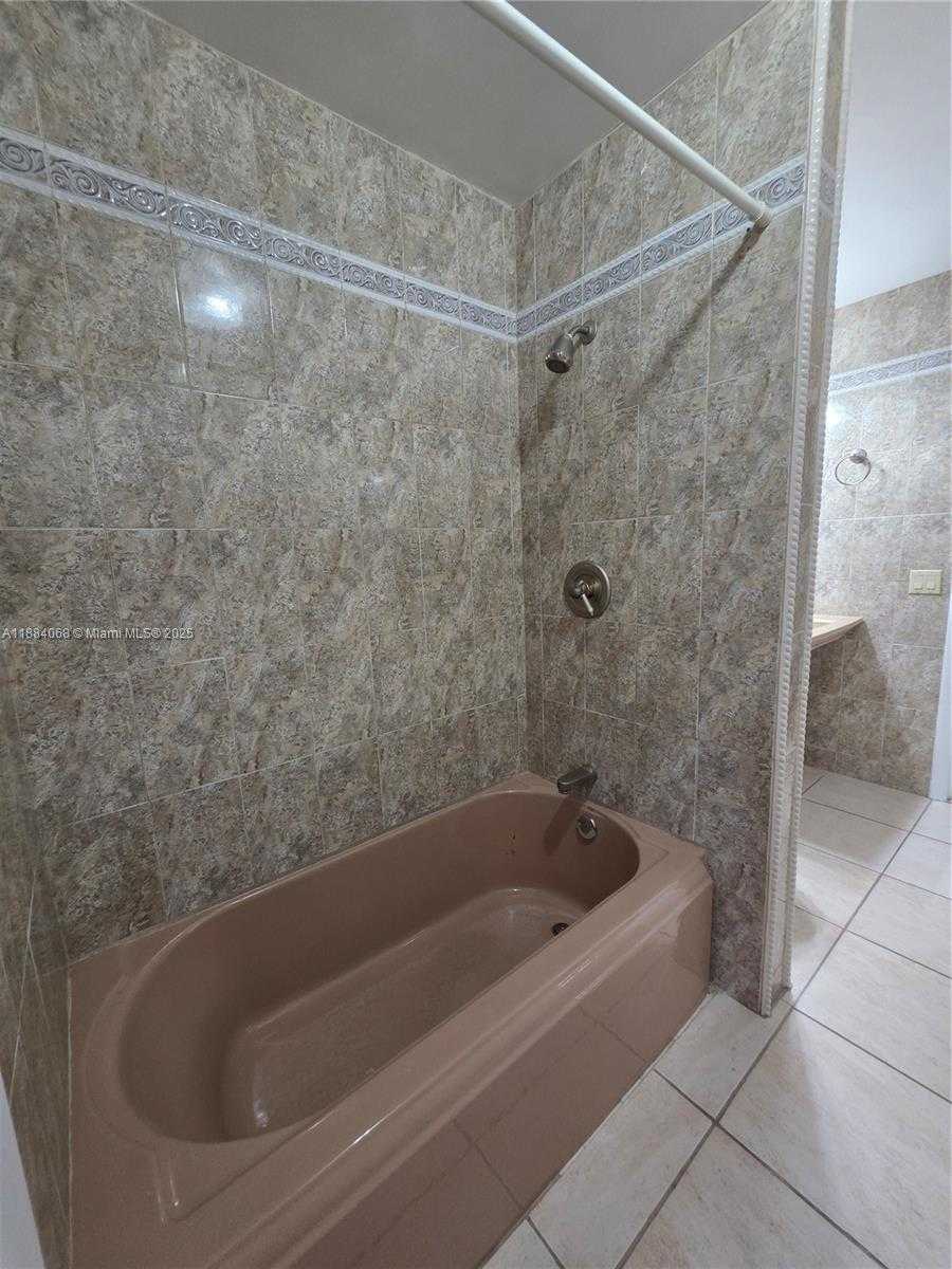 Small Image of 14760 LEWIS RD #14760, Miami Lakes Number 15