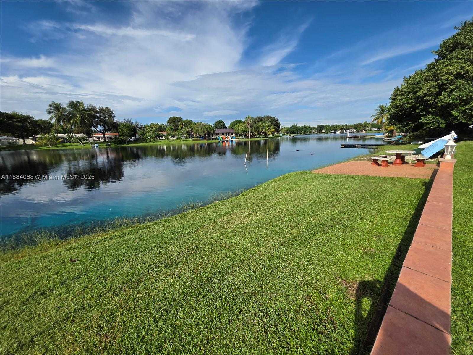 Small Image of 14760 LEWIS RD #14760, Miami Lakes Number 25