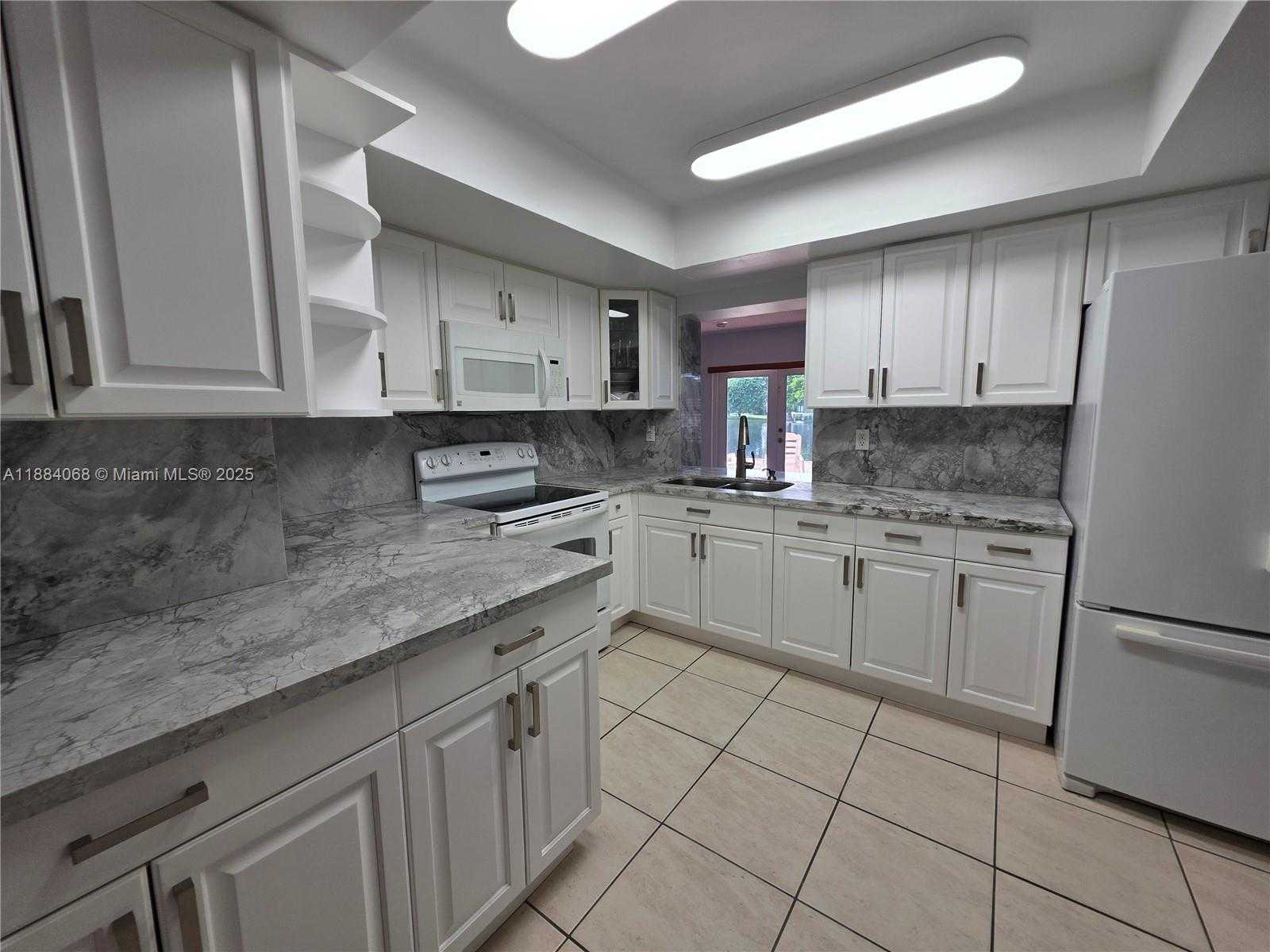 Small Image of 14760 LEWIS RD #14760, Miami Lakes Number 3
