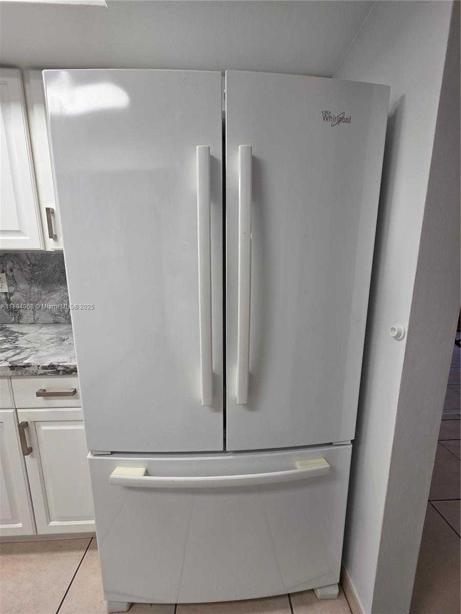 Small Image of 14760 LEWIS RD #14760, Miami Lakes Number 5