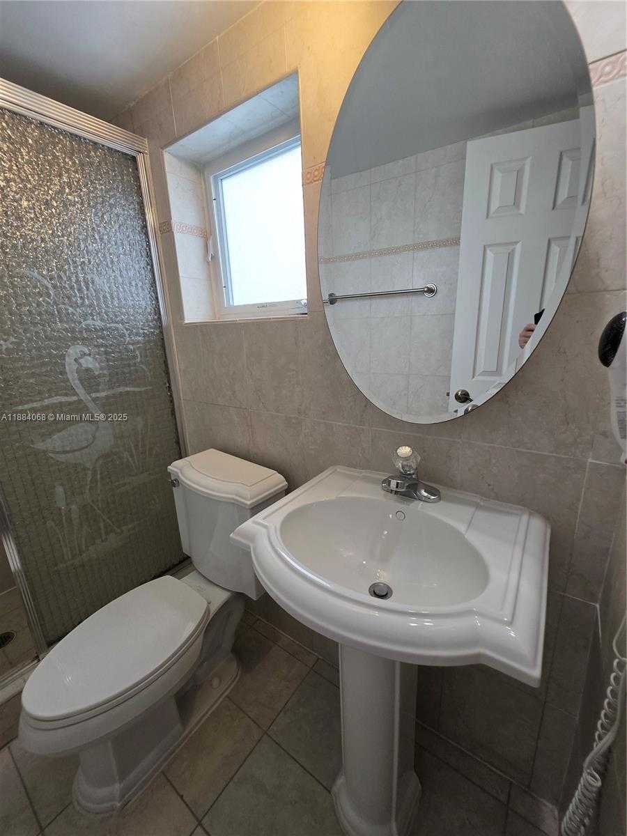 Small Image of 14760 LEWIS RD #14760, Miami Lakes Number 9