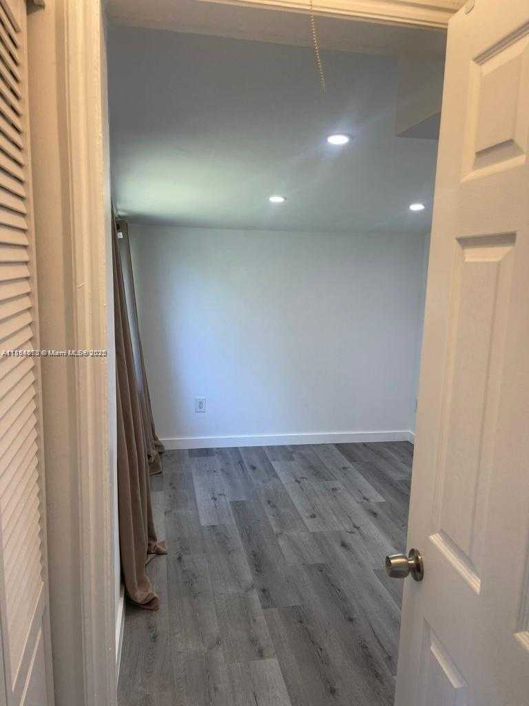 Small Image of 2338 SOUTH WEST 17TH AVE #2338, Fort Lauderdale Number 14