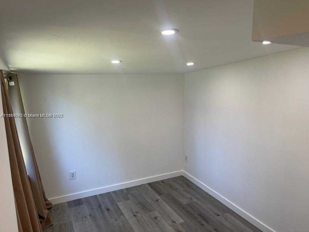 Small Image of 2338 SOUTH WEST 17TH AVE #2338, Fort Lauderdale Number 15