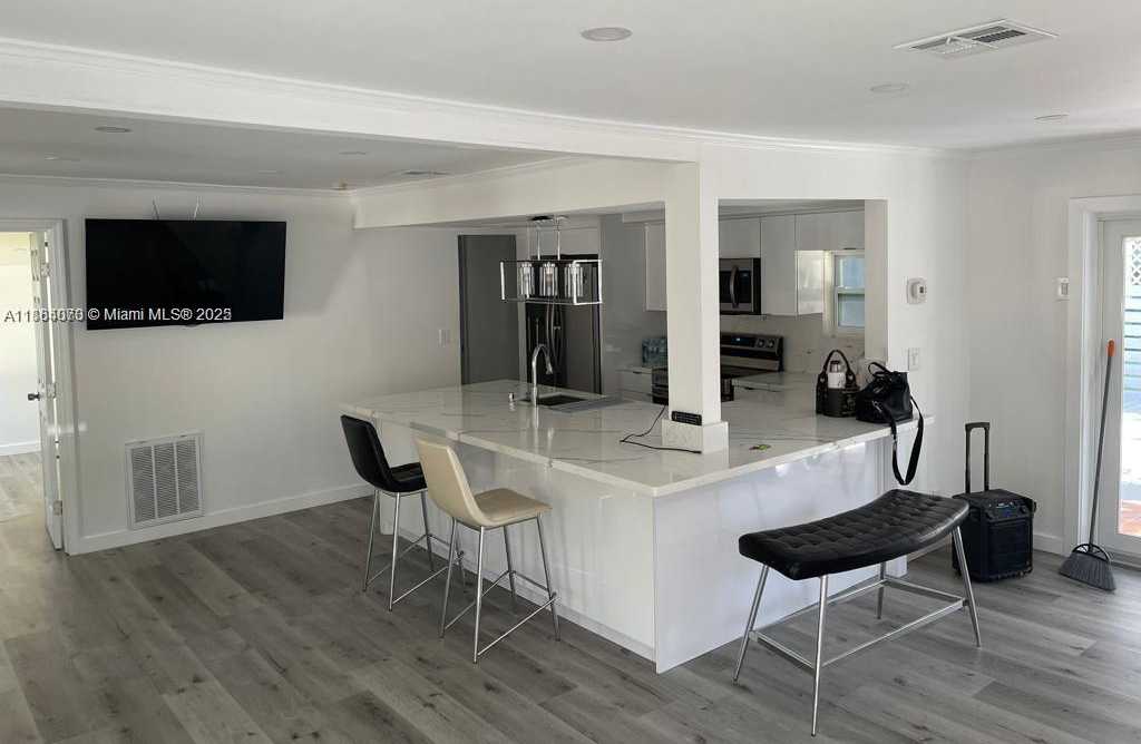 Small Image of 2338 SOUTH WEST 17TH AVE #2338, Fort Lauderdale Number 2