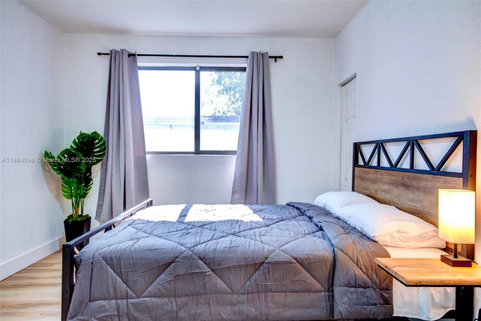 Small Image of 2126 NORTH WEST 3RD ST #1, Miami Number 10