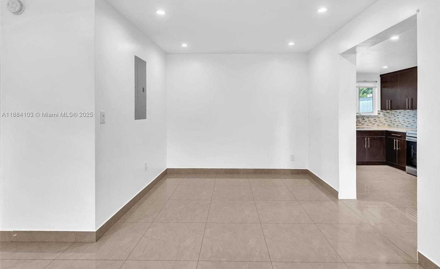 Small Image of 5618 SOUTH WEST 36TH ST, West Park Number 24